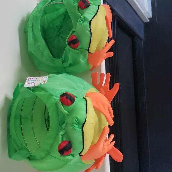 Frog Fold Up Baskets - Picture 2 of 4